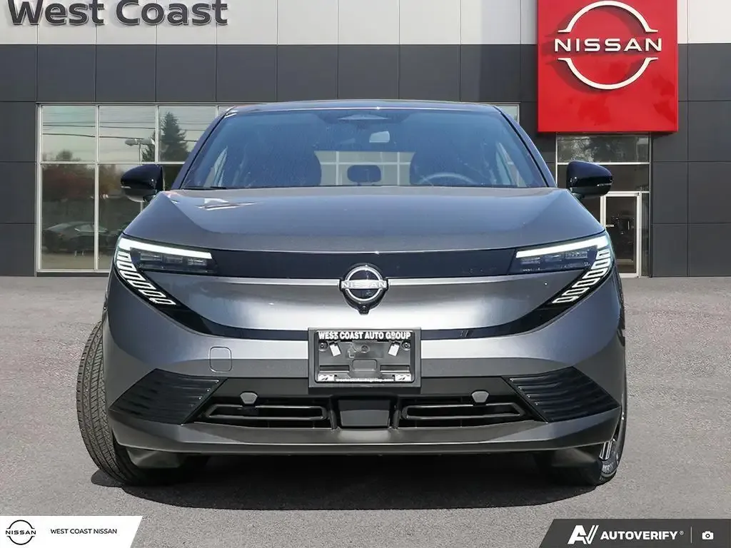Nissan Leaf 2026 photo 2