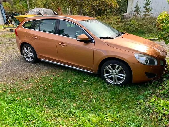 Volvo V60 2011 photo 2