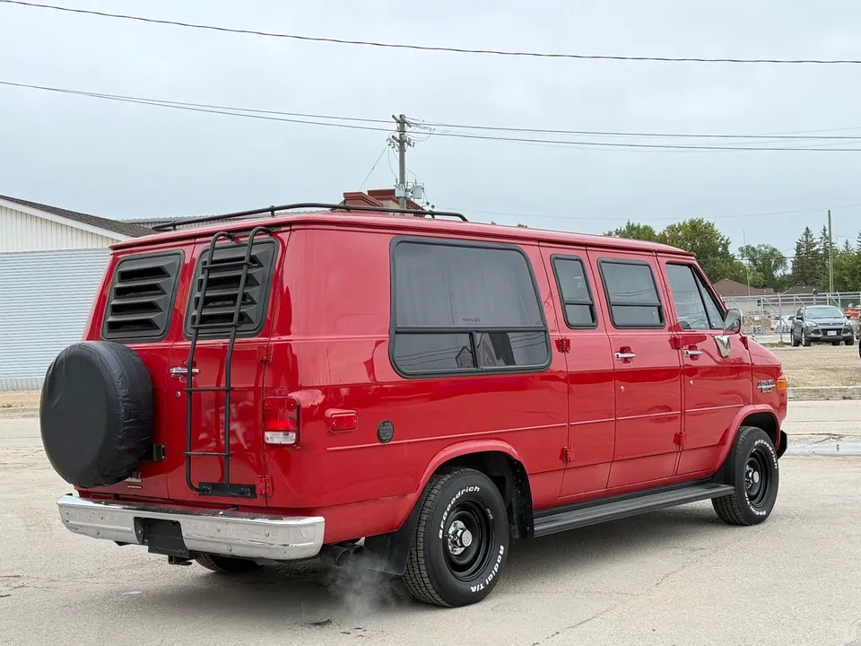 Chevrolet G20 1987 photo 3