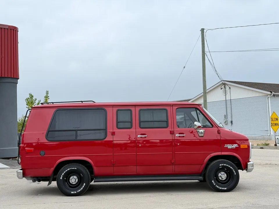 Chevrolet G20 1987 photo 2