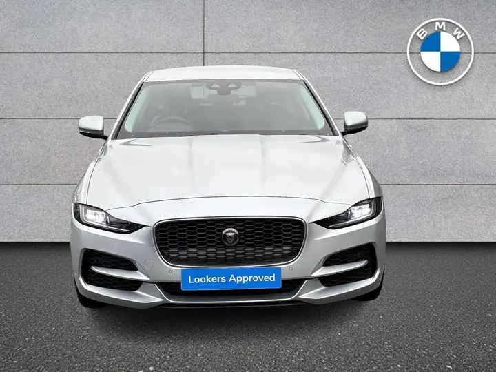 Jaguar Xe 2019 photo 2