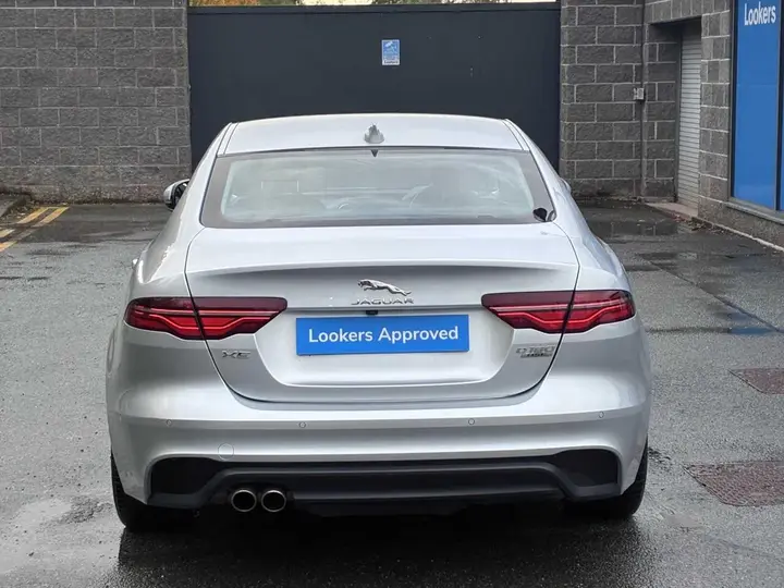 Jaguar Xe 2019 photo 5