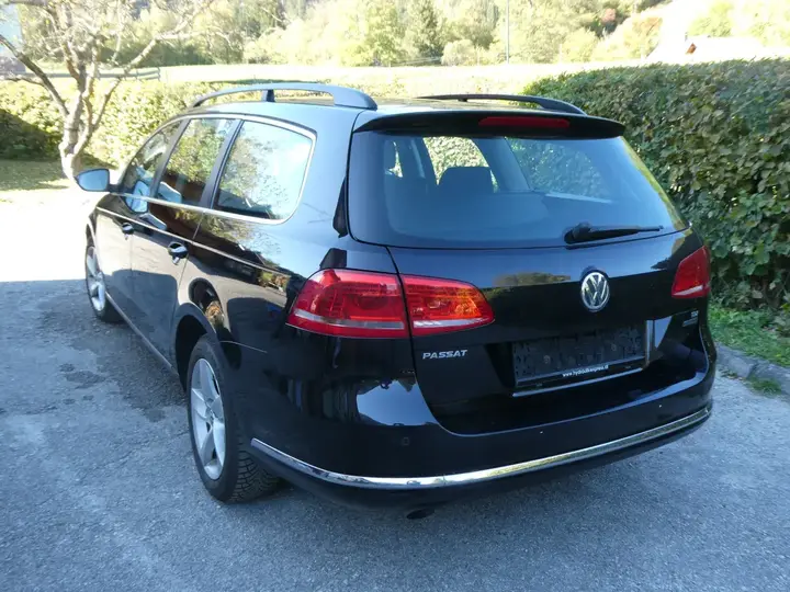 Volkswagen Passat 2011 photo 3