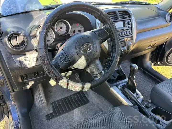 Toyota Rav4 2004 photo 4
