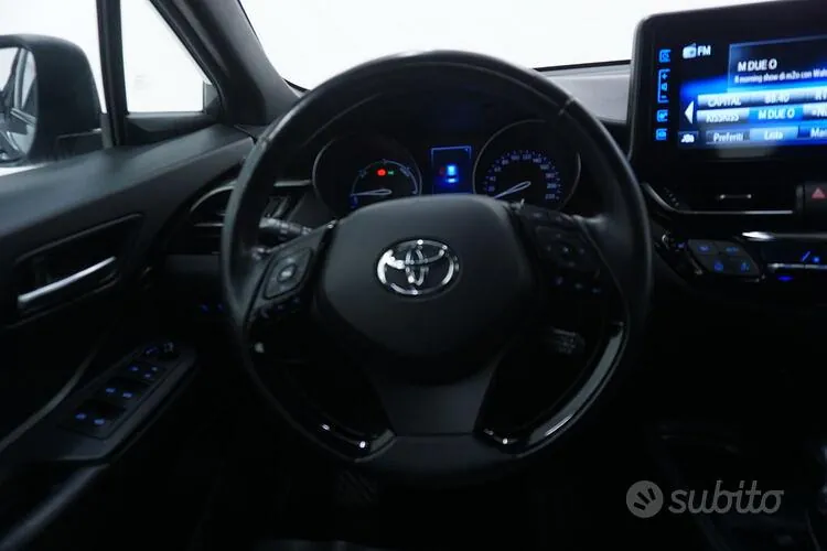 Toyota C-Hr 2018 photo 4