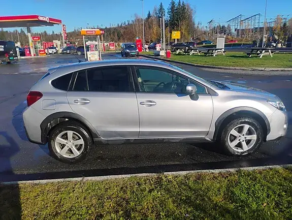 Subaru Xv 2013 photo 2