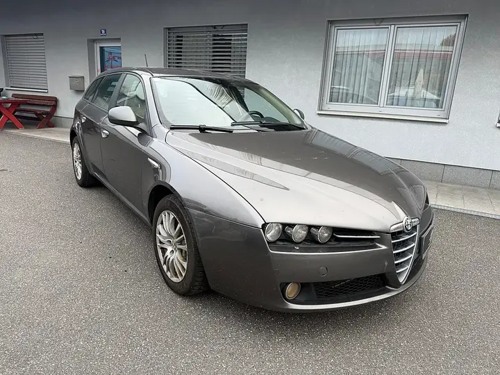 Alfa Romeo 159