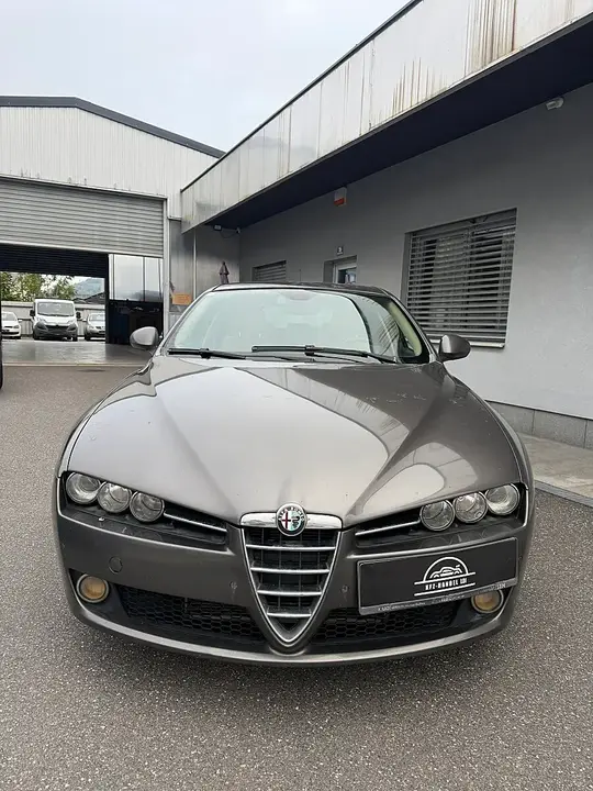 Alfa Romeo 159 2009 photo 2