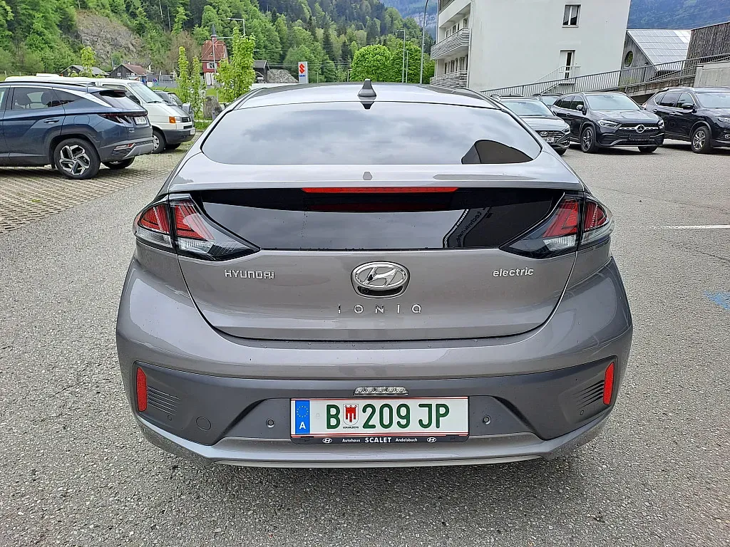 Hyundai Ioniq 2022 photo 3