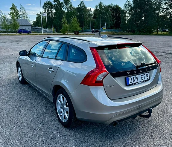 Volvo V60 2014 photo 4