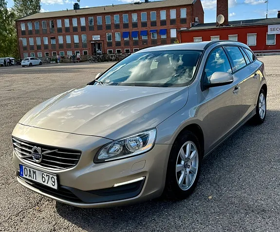 Volvo V60 2014 photo 2