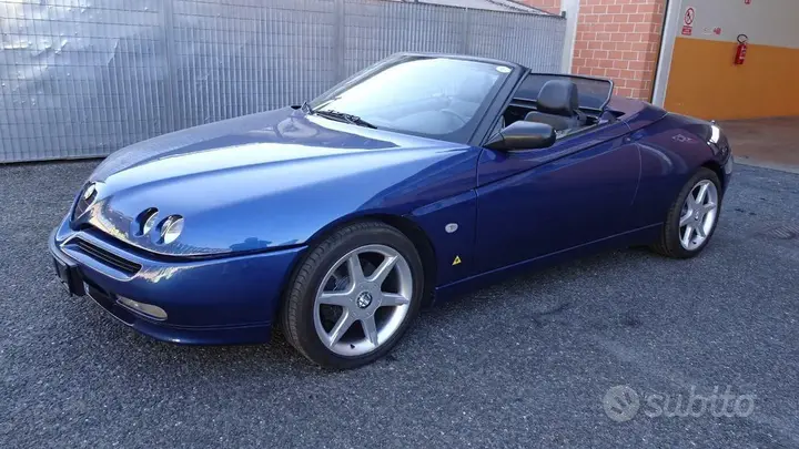Alfa Romeo Spider 1996 photo 2