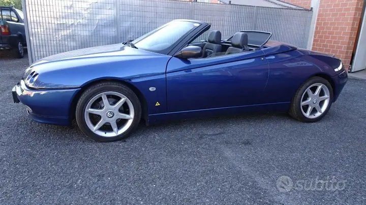 Alfa Romeo Spider 1996 photo 4