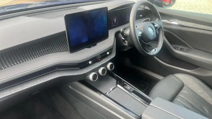 Skoda Superb 2024 photo 2