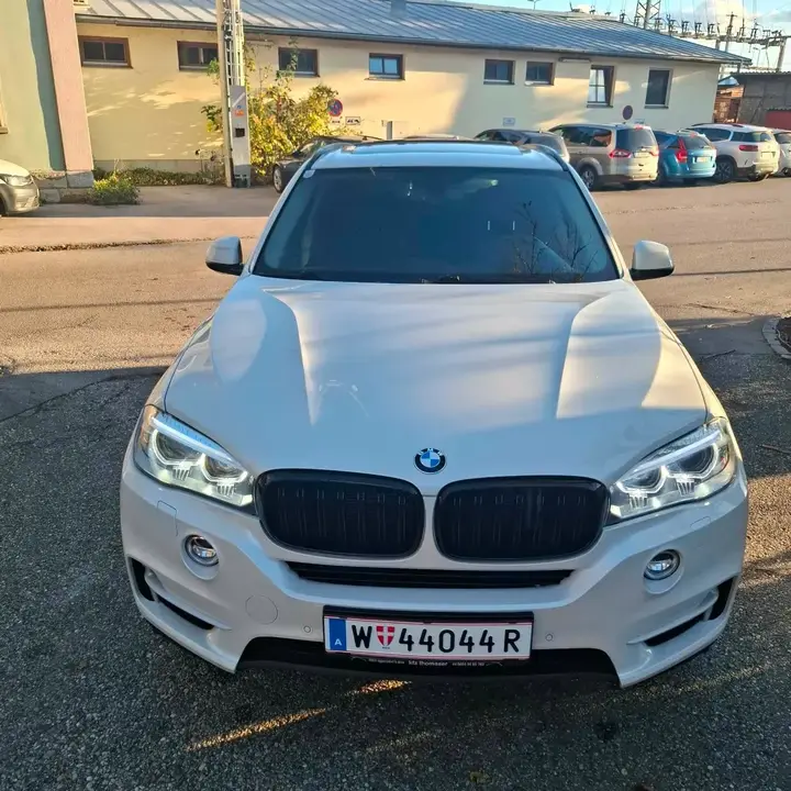 BMW X5 2013 photo 2