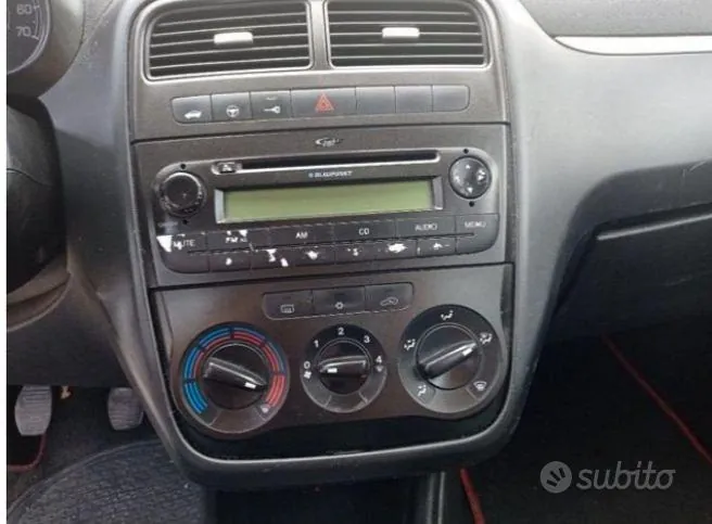 Fiat Grande Punto 2009 photo 4