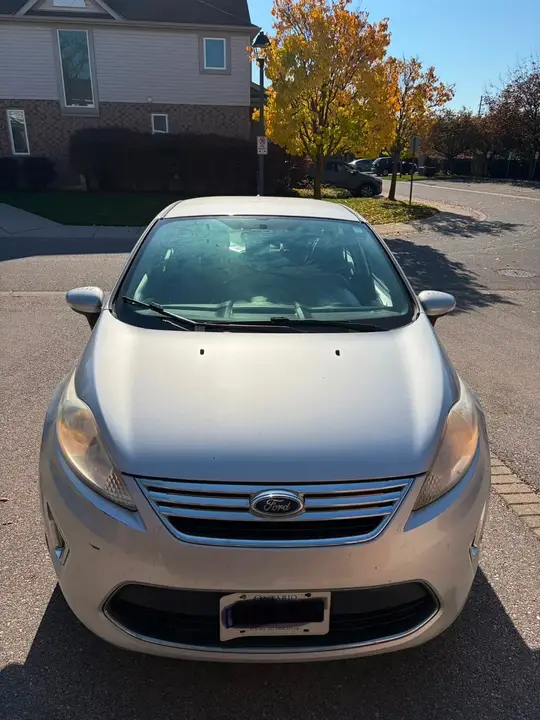 Ford Fiesta 2011 photo 4