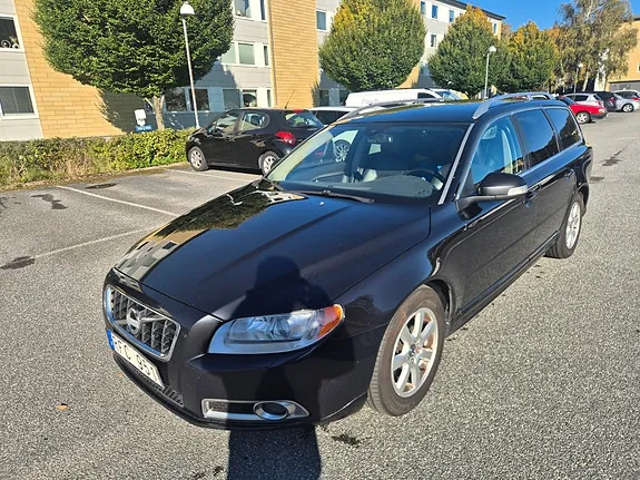 Volvo V70 2011 photo 2