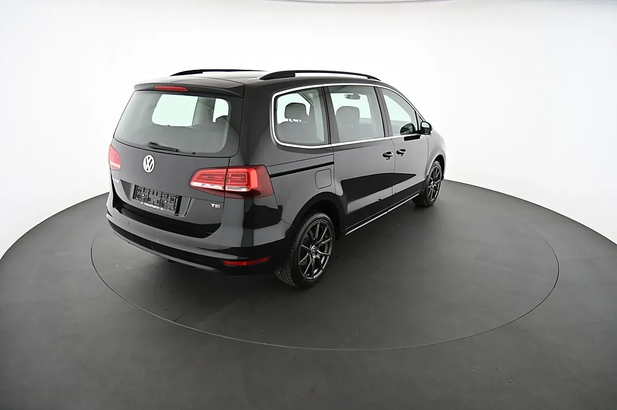 Volkswagen Sharan 2016 photo 2