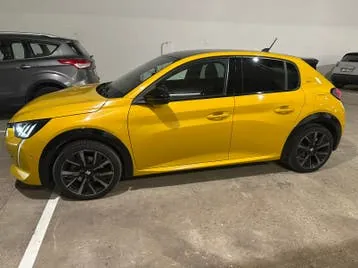 Peugeot 208 2022 photo 3
