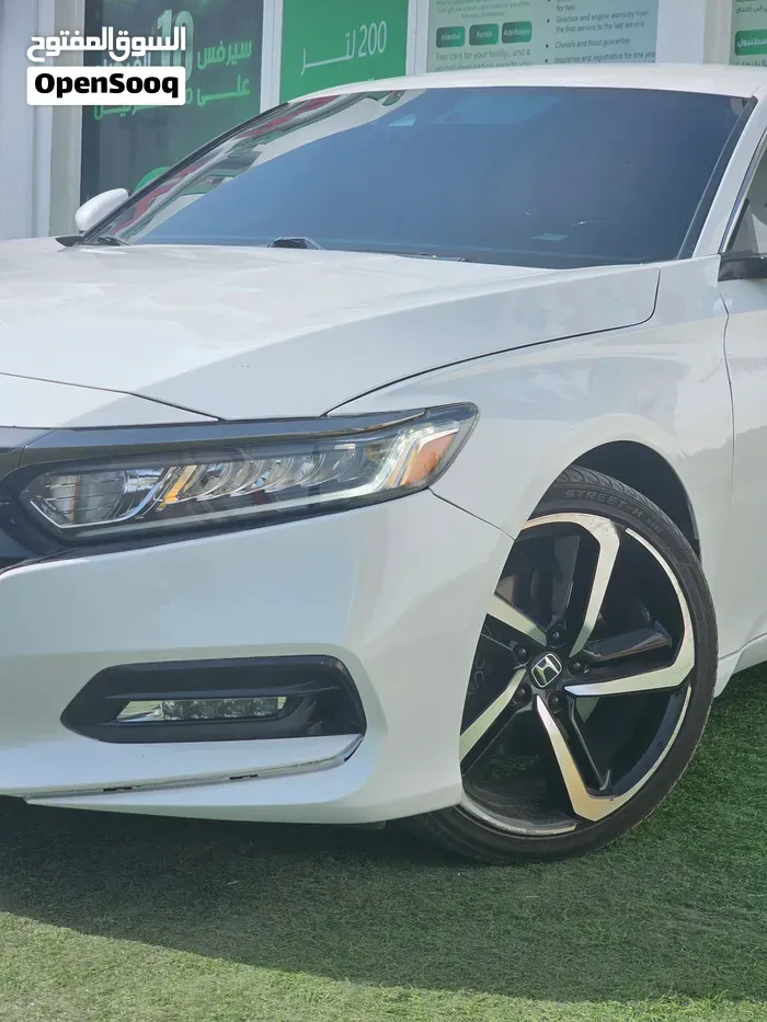 Honda Accord 2019 photo 2