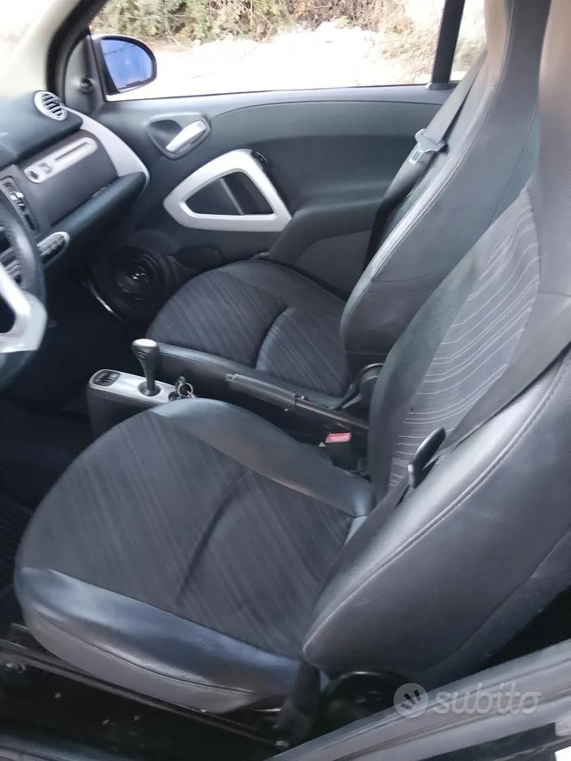 Smart Fortwo 2011 photo 2