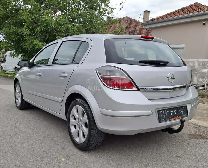 Opel Astra H 2008 photo 3