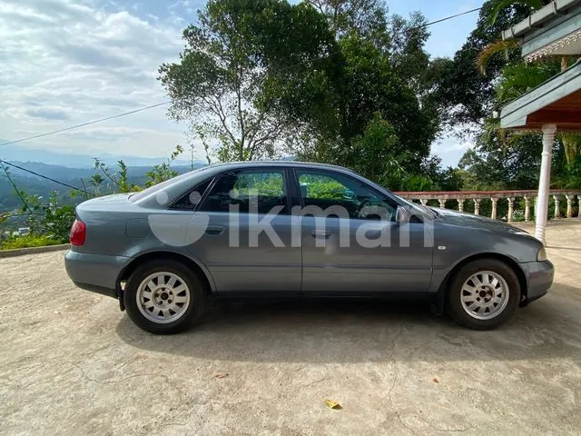 Audi A4 1999 photo 2