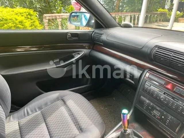 Audi A4 1999 photo 4