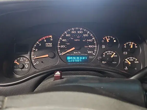 Chevrolet Silverado 2500 2002 photo 3