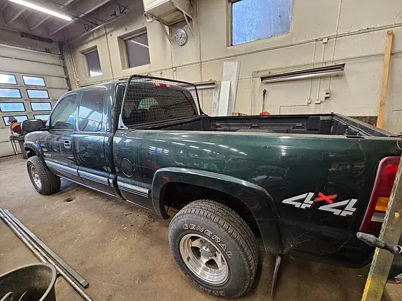 Chevrolet Silverado 2500 2002 photo 2