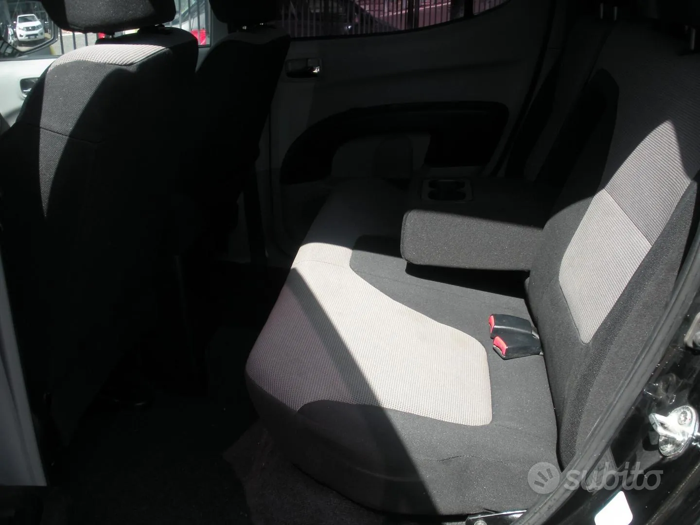 Mitsubishi L200