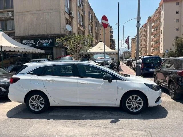 Opel Astra 2021 photo 2