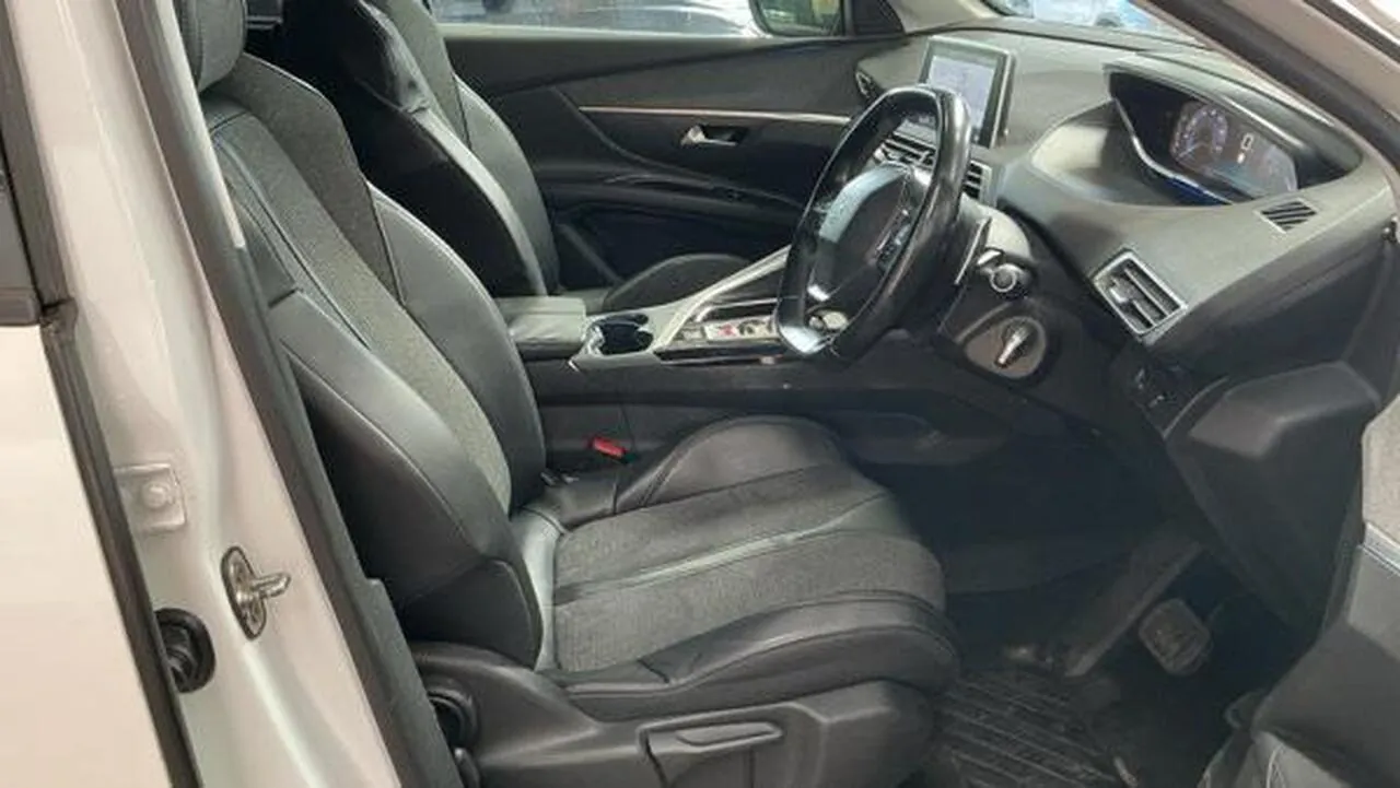 Peugeot 5008 2018 photo 2