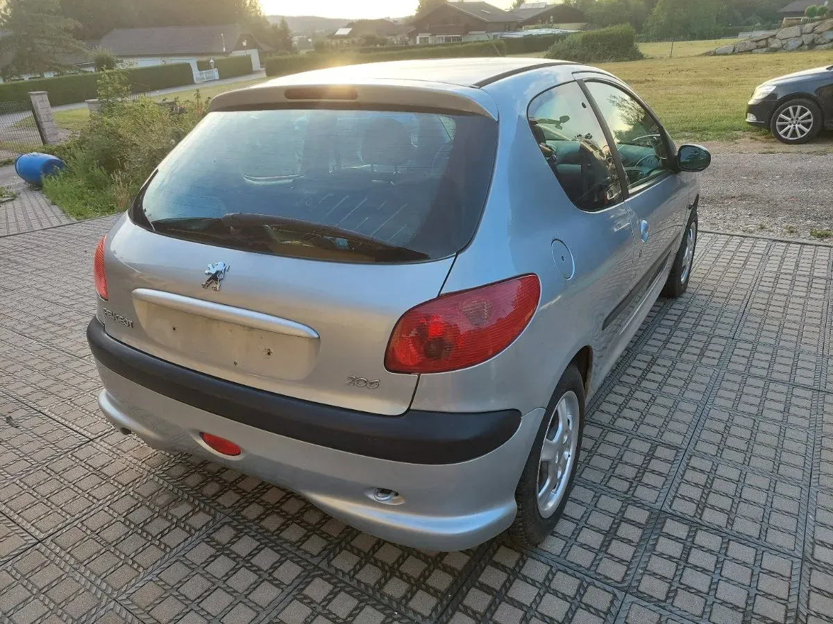 Peugeot 206 2005 photo 3