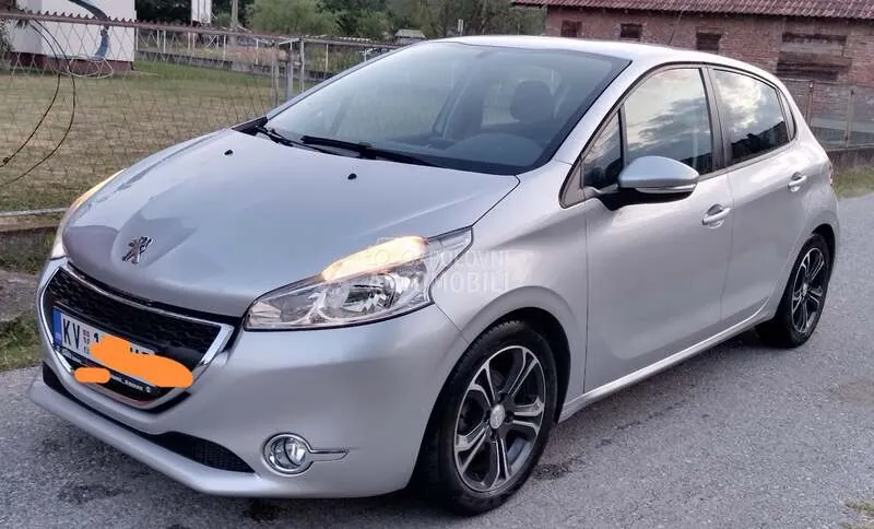 Peugeot 208 2015 photo 2
