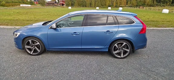Volvo V60 2016 photo 2