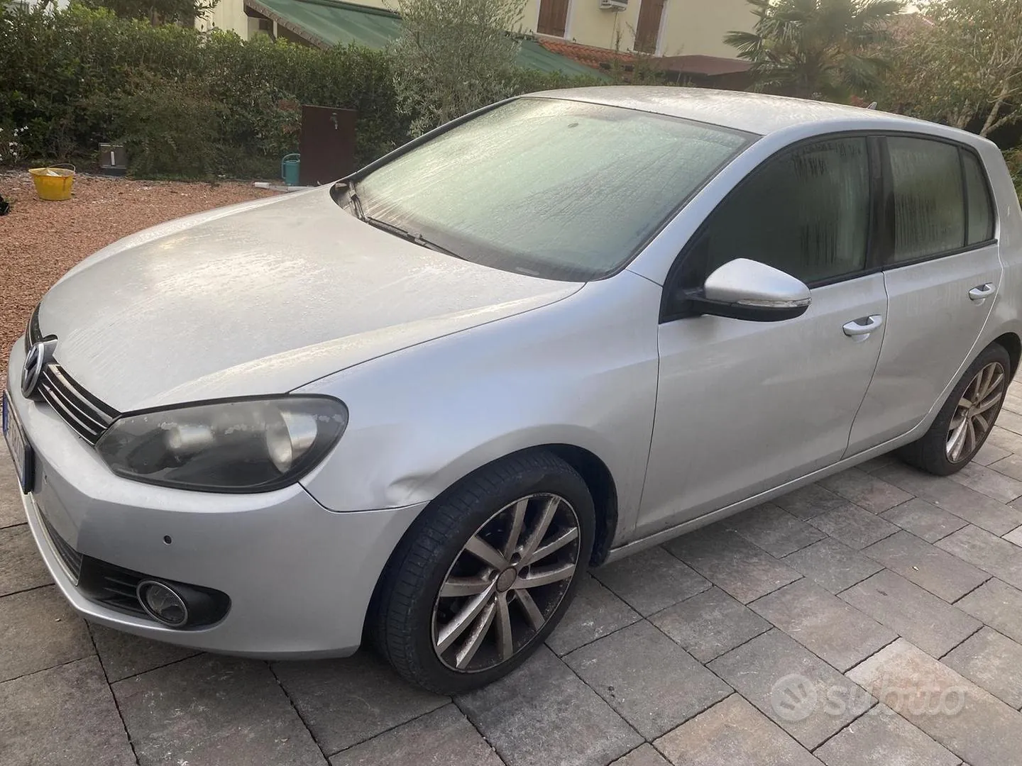 Volkswagen Golf 2010 photo 2