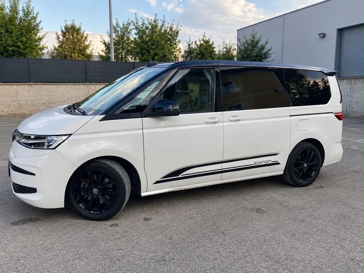 Volkswagen T7 Multivan 2023 photo 2
