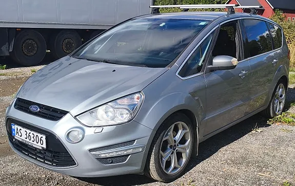 Ford S-Max 2013 photo 2