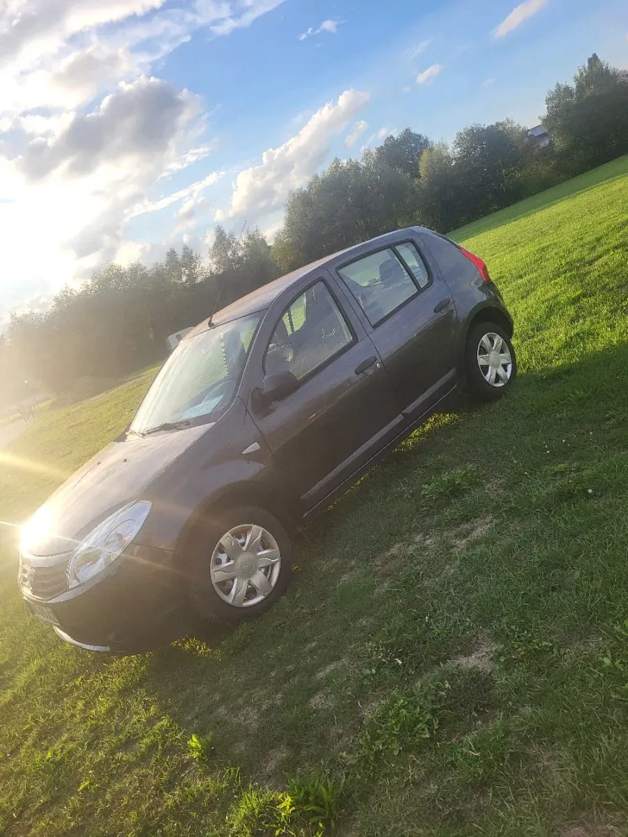 Dacia Sandero 2008 photo 3
