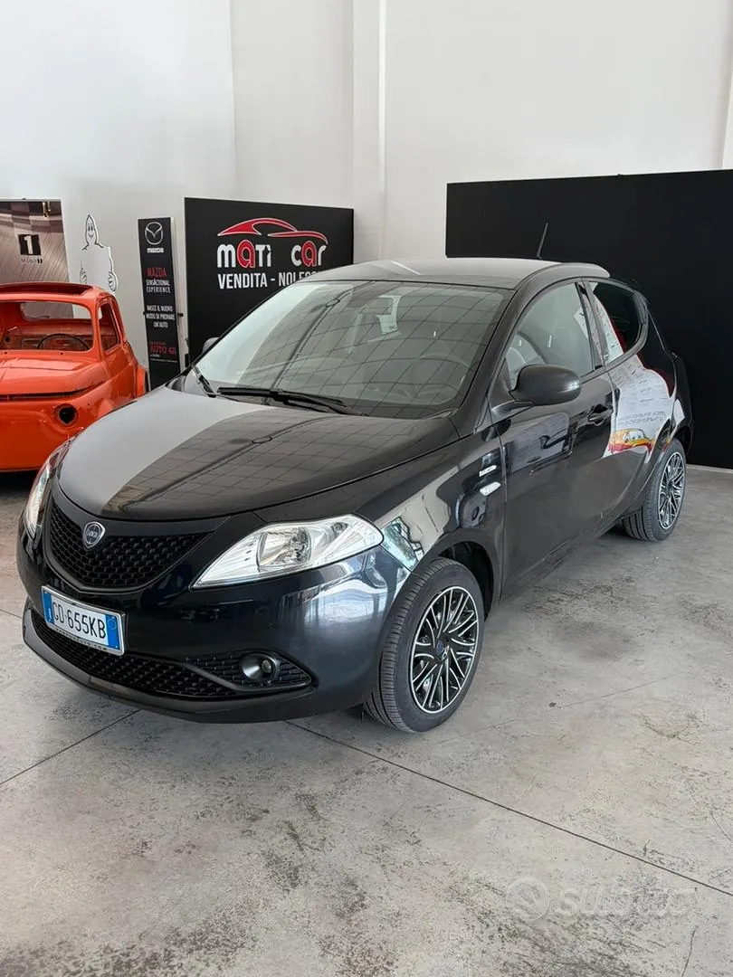 Lancia Ypsilon