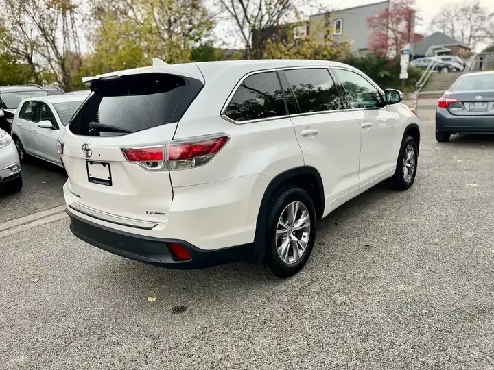 Toyota Highlander 2015 photo 4