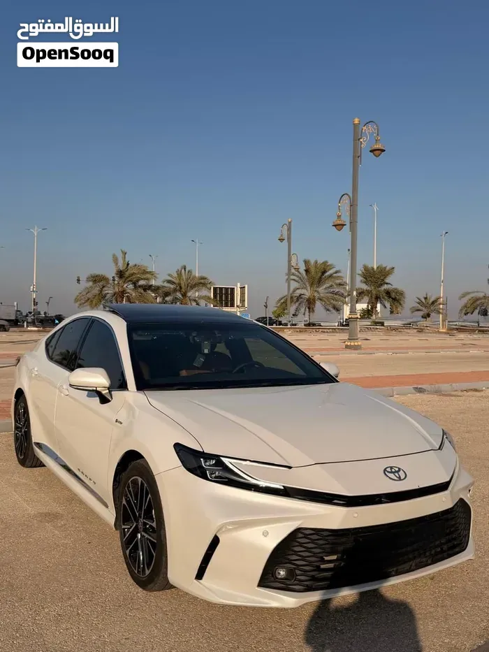 Toyota Camry 2025 photo 2
