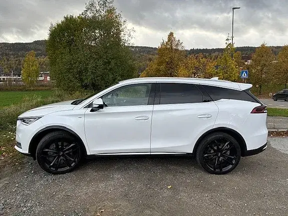 BYD Tang 2023 photo 5