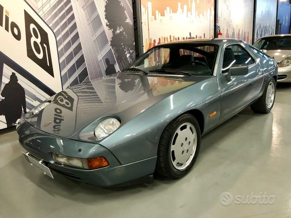Porsche 928 1984 photo 2