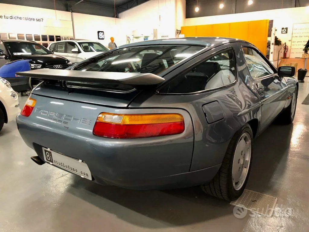 Porsche 928 1984 photo 5