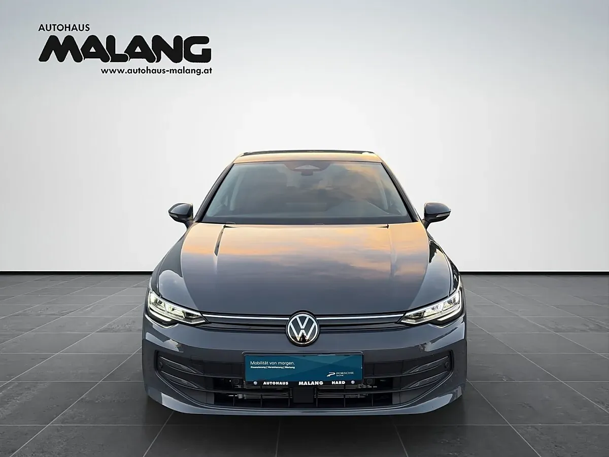 Volkswagen Golf 2026 photo 2