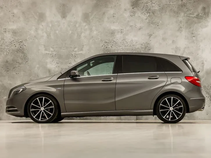 Mercedes-Benz B-Class 2012 photo 2
