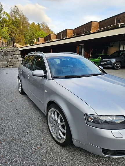 Audi A4 2004 photo 2